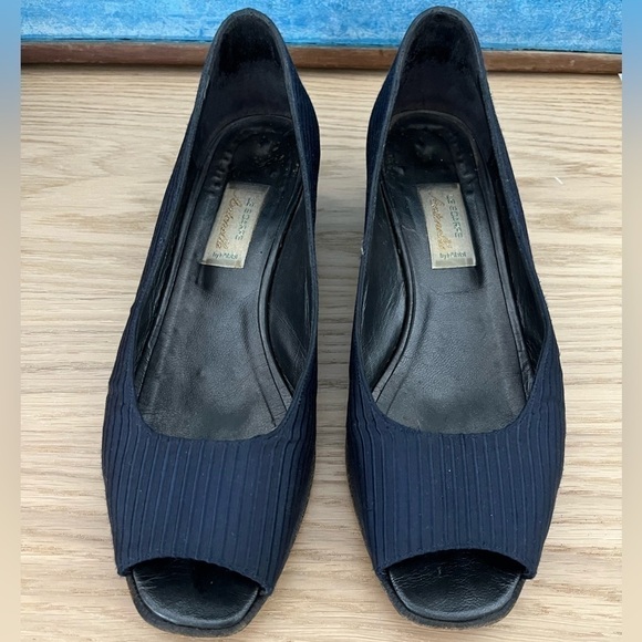 Vintage Peep Toe Low Heels